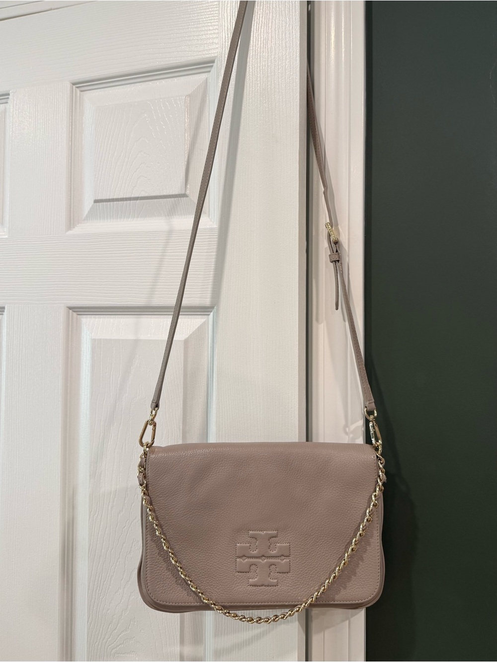 Tory Burch Thea ConvertibleCrossbody/Shoulder Bag in French Gray Pebbled Leather